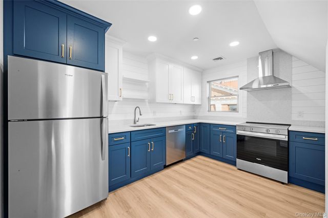 584 Main Street 5, Islip, NY 11751