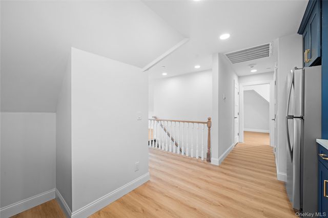 584 Main Street 5, Islip, NY 11751