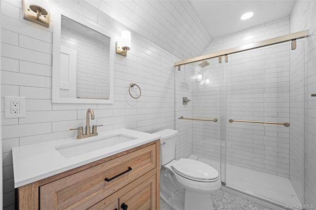 584 Main Street 5, Islip, NY 11751