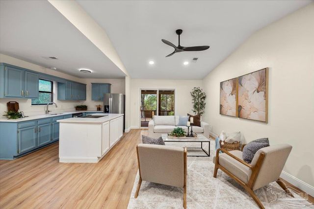 2726 Sanibel Pl, Gulf Breeze, FL 32563