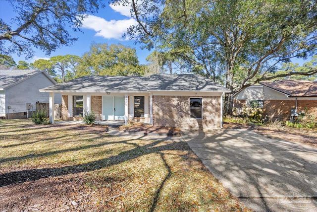 2726 Sanibel Pl, Gulf Breeze, FL 32563