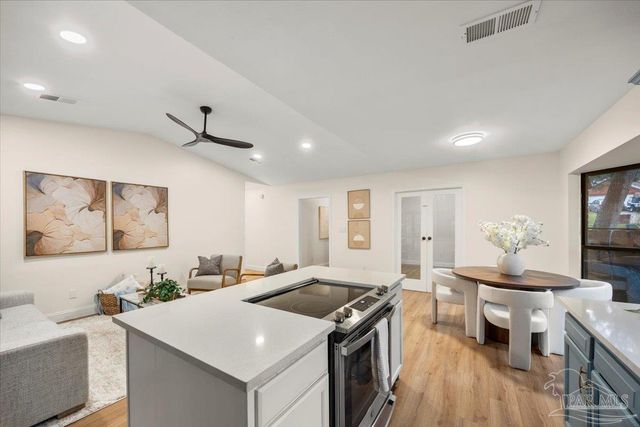 2726 Sanibel Pl, Gulf Breeze, FL 32563