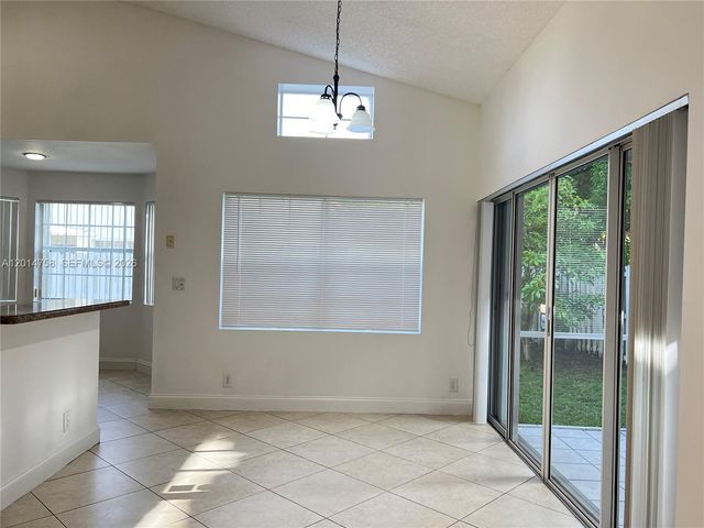 465 Somerset Way 465, Weston, FL 33326