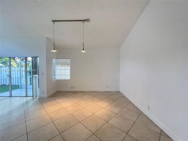 465 Somerset Way 465, Weston, FL 33326