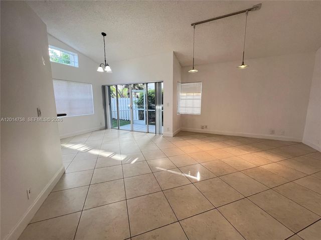 465 Somerset Way 465, Weston, FL 33326