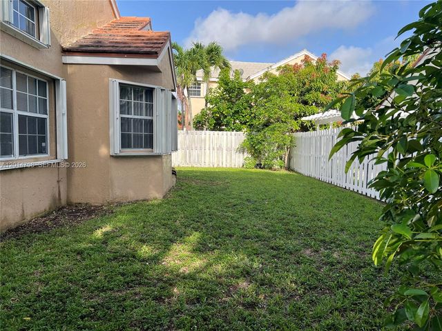 465 Somerset Way 465, Weston, FL 33326