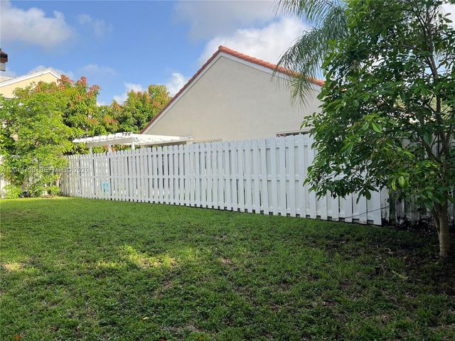 465 Somerset Way 465, Weston, FL 33326