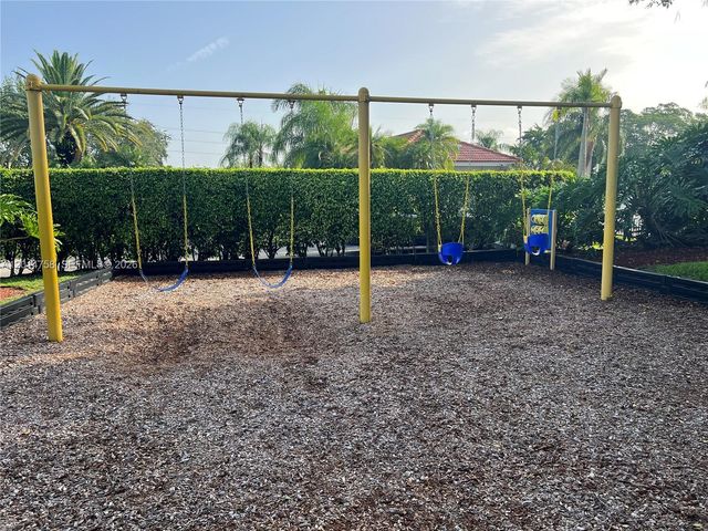 465 Somerset Way 465, Weston, FL 33326
