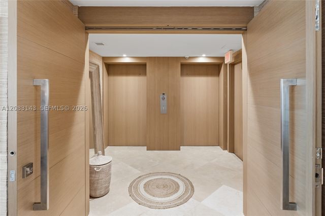 1000 S Pointe Dr 2202, Miami Beach, FL 33139