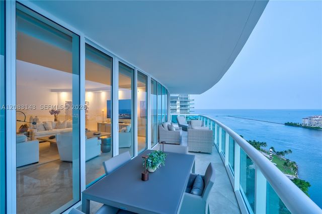 1000 S Pointe Dr 2202, Miami Beach, FL 33139