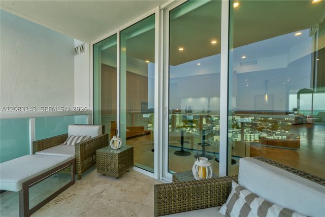 1000 S Pointe Dr 2202, Miami Beach, FL 33139