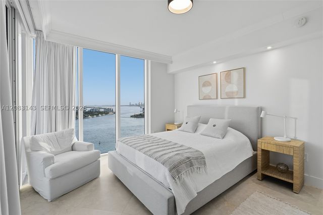 1000 S Pointe Dr 2202, Miami Beach, FL 33139