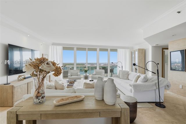 1000 S Pointe Dr 2202, Miami Beach, FL 33139