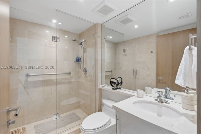 1000 S Pointe Dr 2202, Miami Beach, FL 33139
