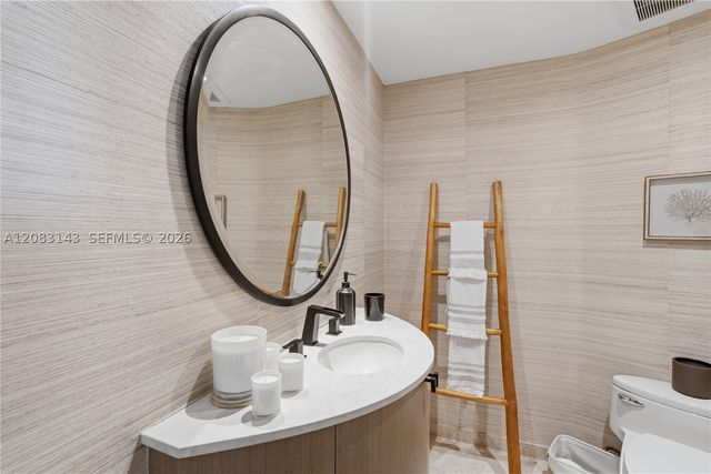 1000 S Pointe Dr 2202, Miami Beach, FL 33139