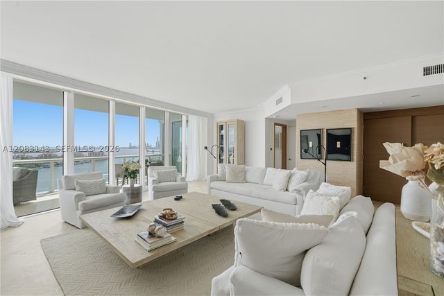 1000 S Pointe Dr 2202, Miami Beach, FL 33139