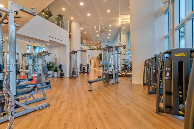 1000 S Pointe Dr 2202, Miami Beach, FL 33139