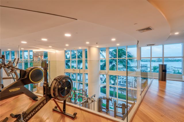 1000 S Pointe Dr 2202, Miami Beach, FL 33139