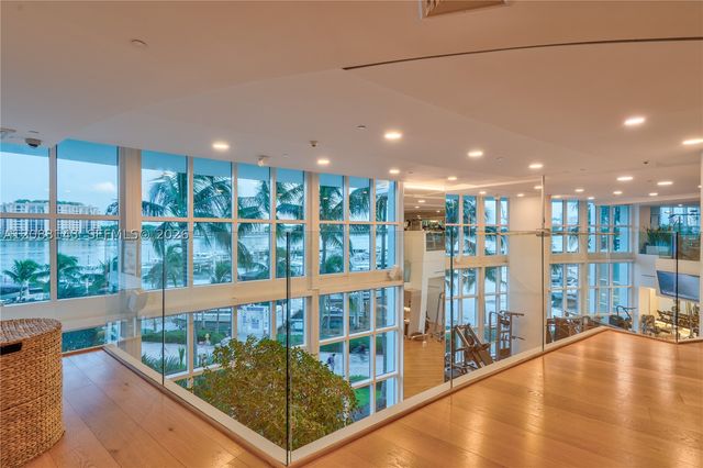 1000 S Pointe Dr 2202, Miami Beach, FL 33139