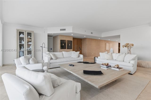 1000 S Pointe Dr 2202, Miami Beach, FL 33139