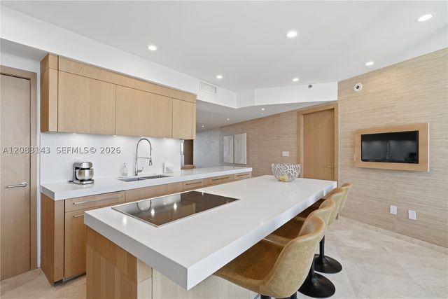 1000 S Pointe Dr 2202, Miami Beach, FL 33139