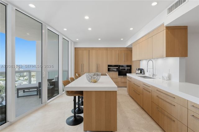 1000 S Pointe Dr 2202, Miami Beach, FL 33139