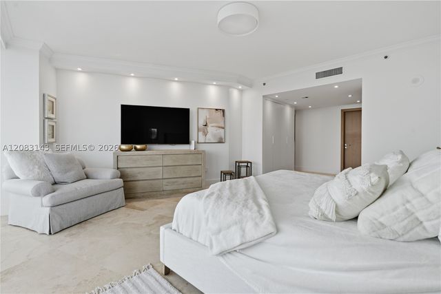 1000 S Pointe Dr 2202, Miami Beach, FL 33139