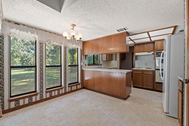 320 Shrike DR, Buda, TX 78610