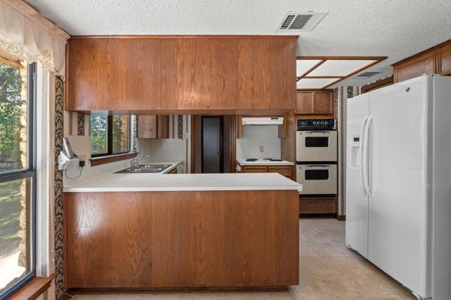 320 Shrike DR, Buda, TX 78610