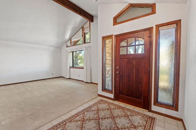 320 Shrike DR, Buda, TX 78610