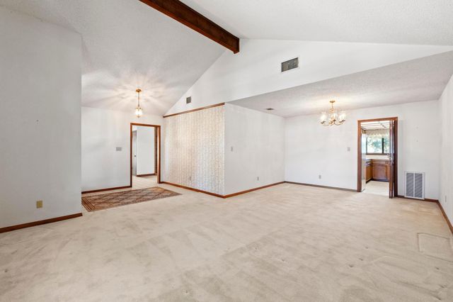 320 Shrike DR, Buda, TX 78610