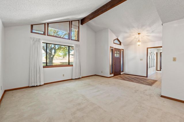 320 Shrike DR, Buda, TX 78610