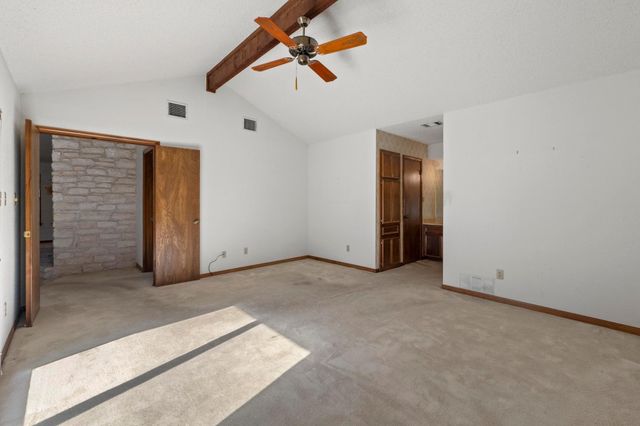 320 Shrike DR, Buda, TX 78610