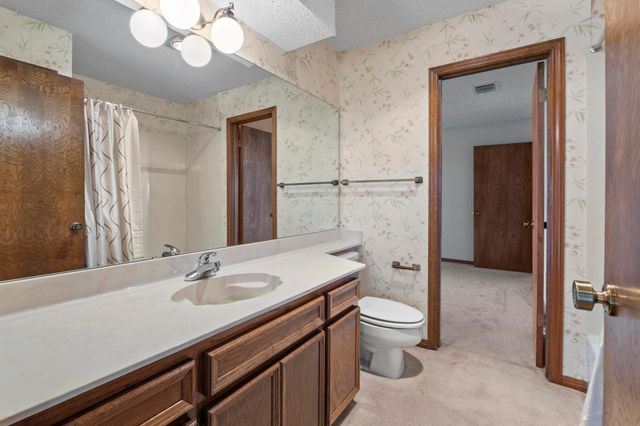 320 Shrike DR, Buda, TX 78610