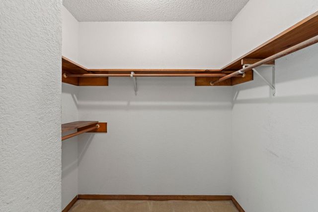 320 Shrike DR, Buda, TX 78610