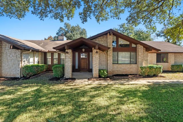 320 Shrike DR, Buda, TX 78610