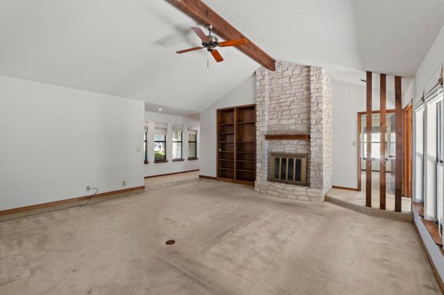 320 Shrike DR, Buda, TX 78610