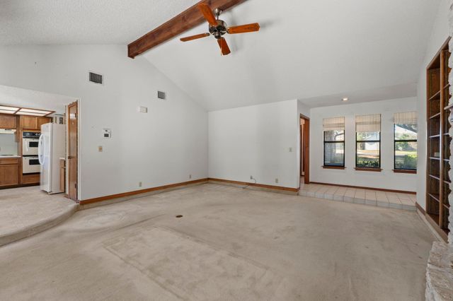 320 Shrike DR, Buda, TX 78610