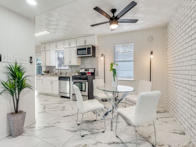 1304 New Haven Street, Arlington, TX 76011