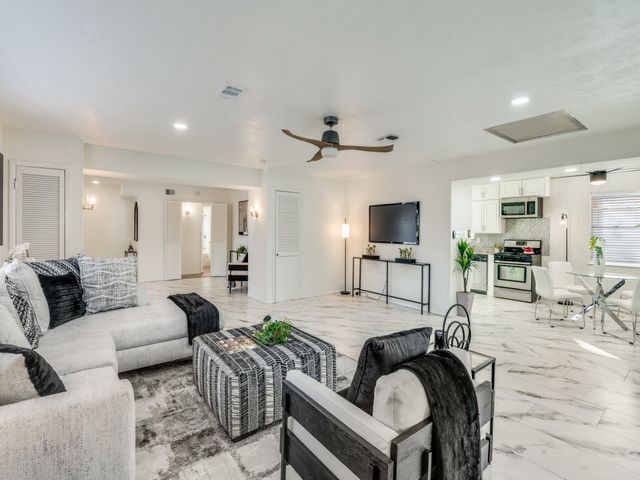 1304 New Haven Street, Arlington, TX 76011