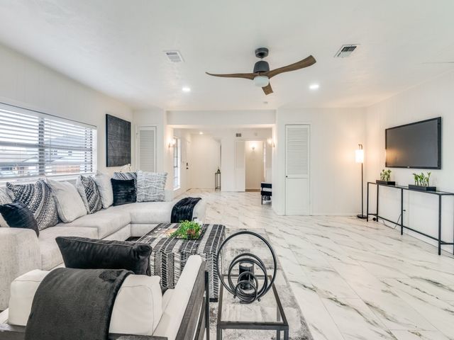 1304 New Haven Street, Arlington, TX 76011