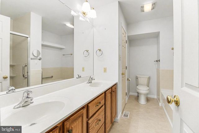 12 SWEET ARROW DR, Hummelstown, PA 17036