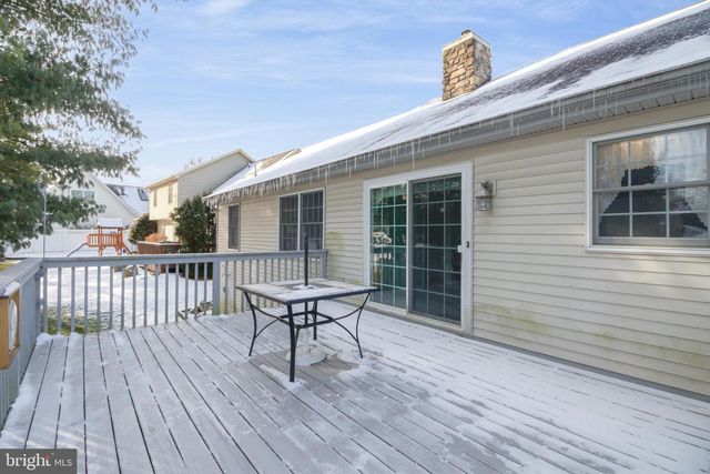 12 SWEET ARROW DR, Hummelstown, PA 17036