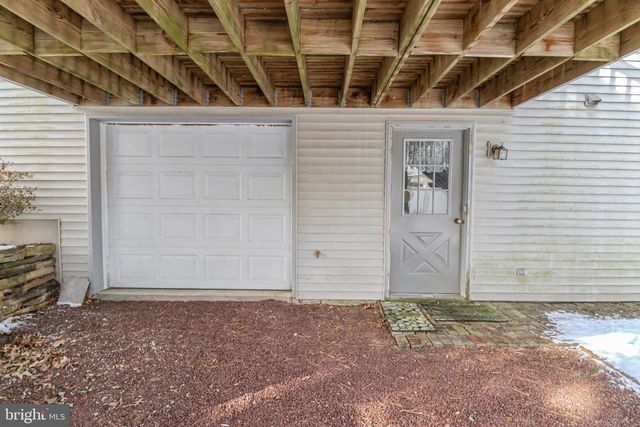 12 SWEET ARROW DR, Hummelstown, PA 17036