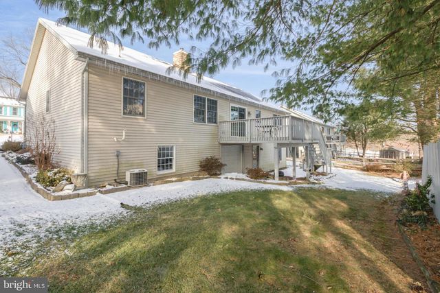 12 SWEET ARROW DR, Hummelstown, PA 17036