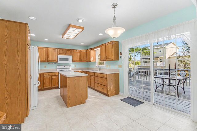 12 SWEET ARROW DR, Hummelstown, PA 17036