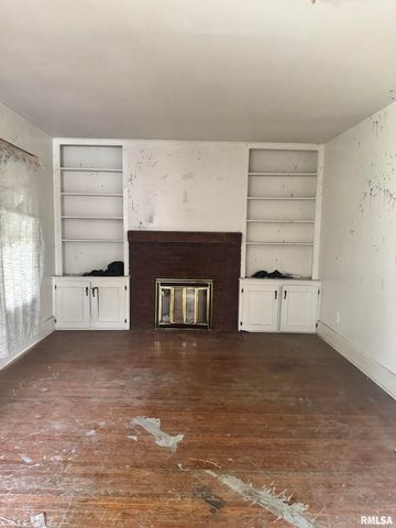 2021 S 4TH Street, Springfield, IL 62704