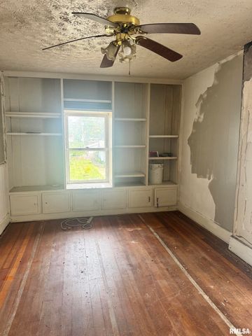 2021 S 4TH Street, Springfield, IL 62704