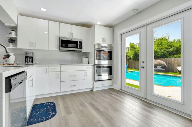 2809 NW 7th Ave, Wilton Manors, FL 33311