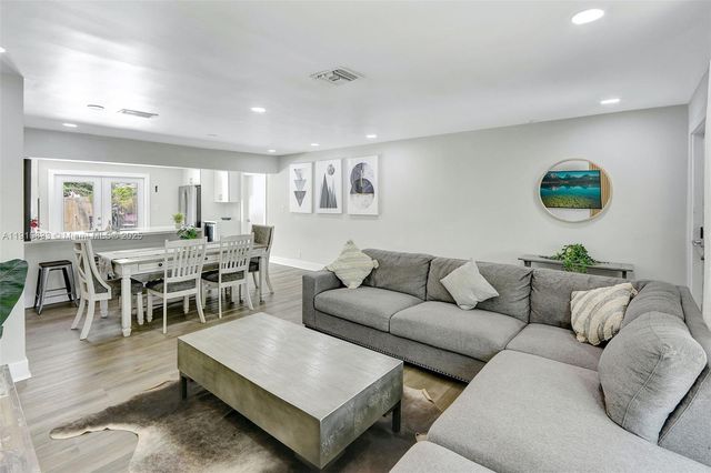 2809 NW 7th Ave, Wilton Manors, FL 33311